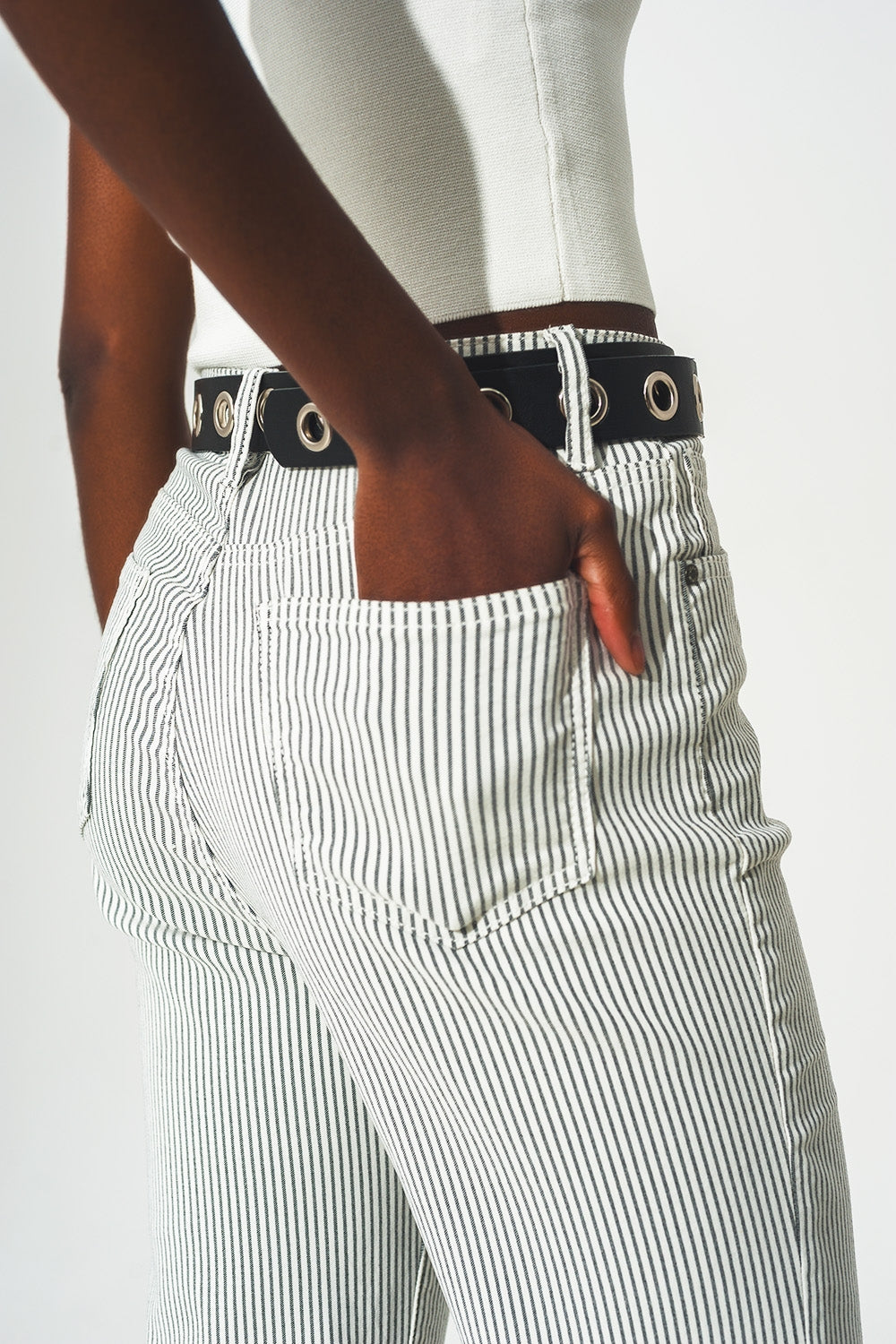 Pantalones acampanados a rayas grises Q2