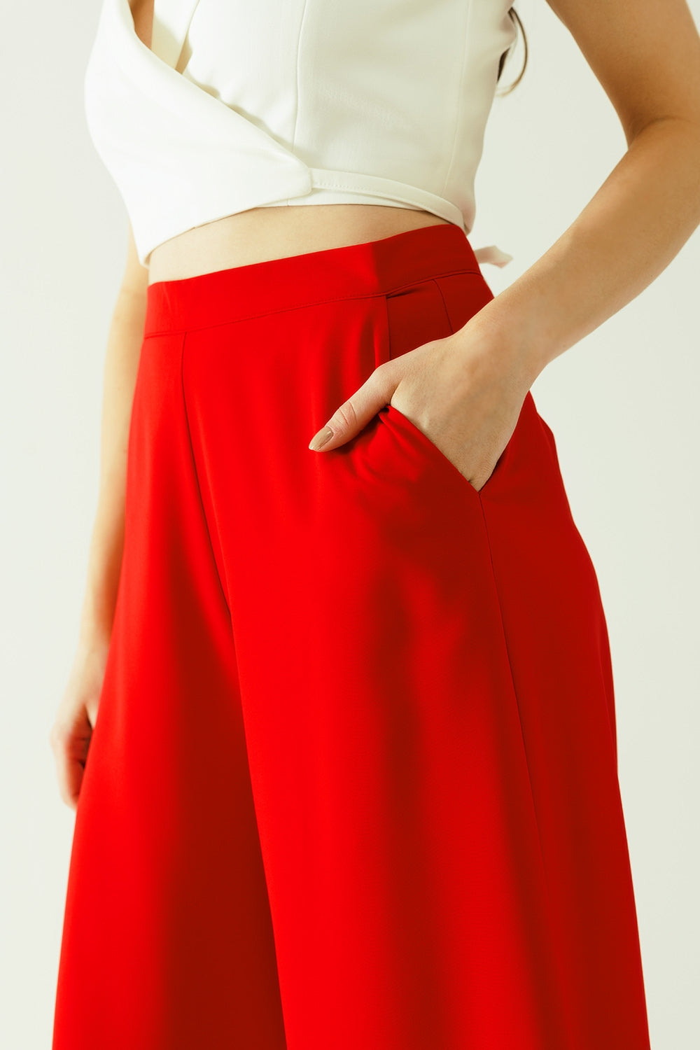 Pantalones acampanados amplios básicos rojos Q2