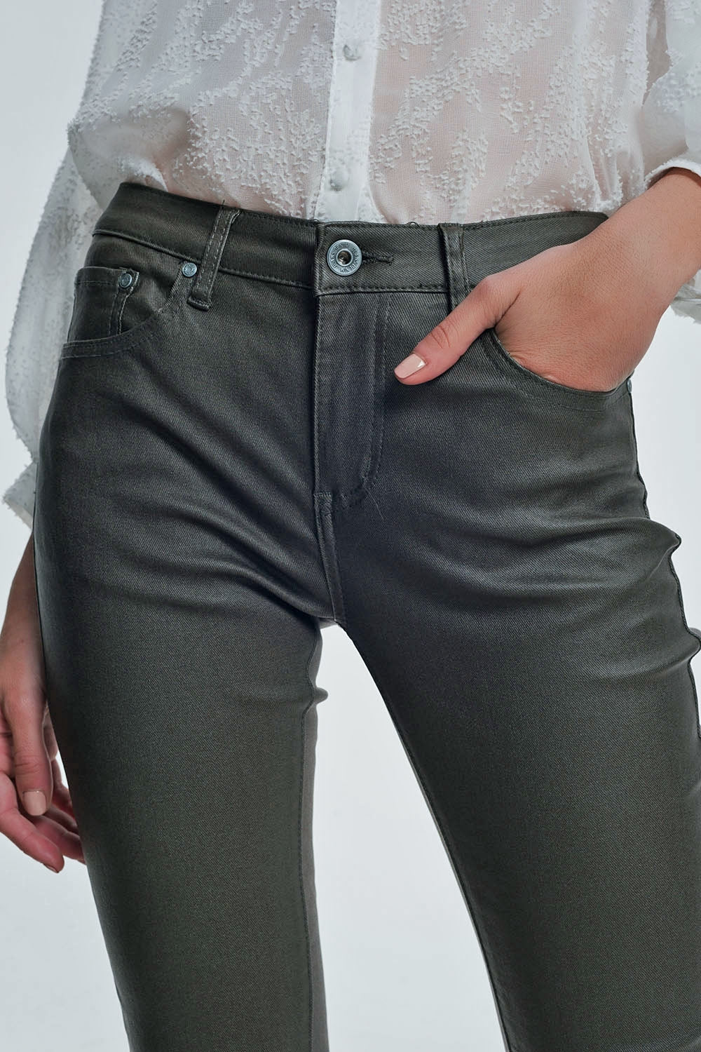 Pantalones ajustados de talle alto en caqui Q2