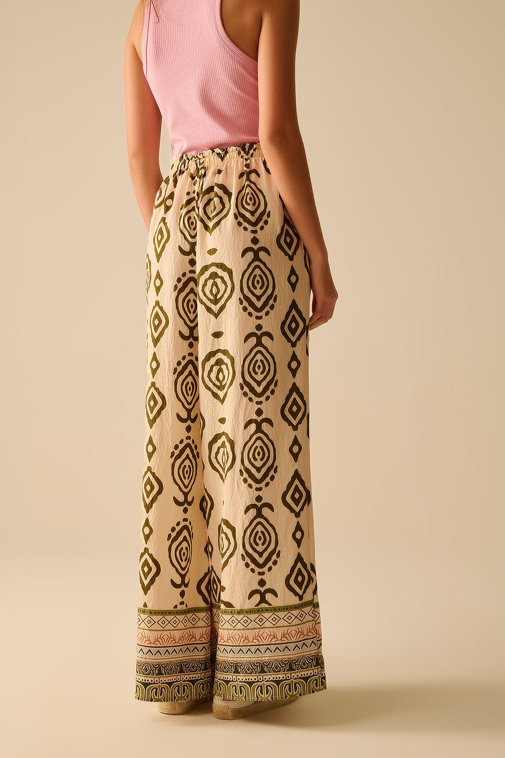 Pantalones anchos caqui con estampado boho Q2