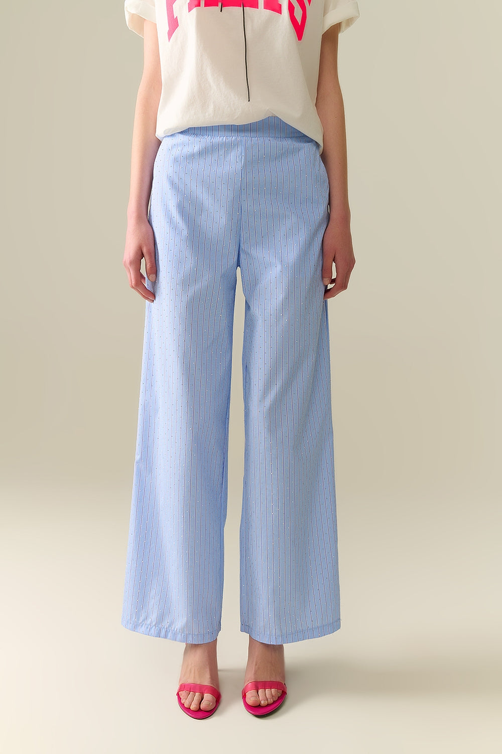 Q2 Pantalones anchos de rayas azules con adorno de strass