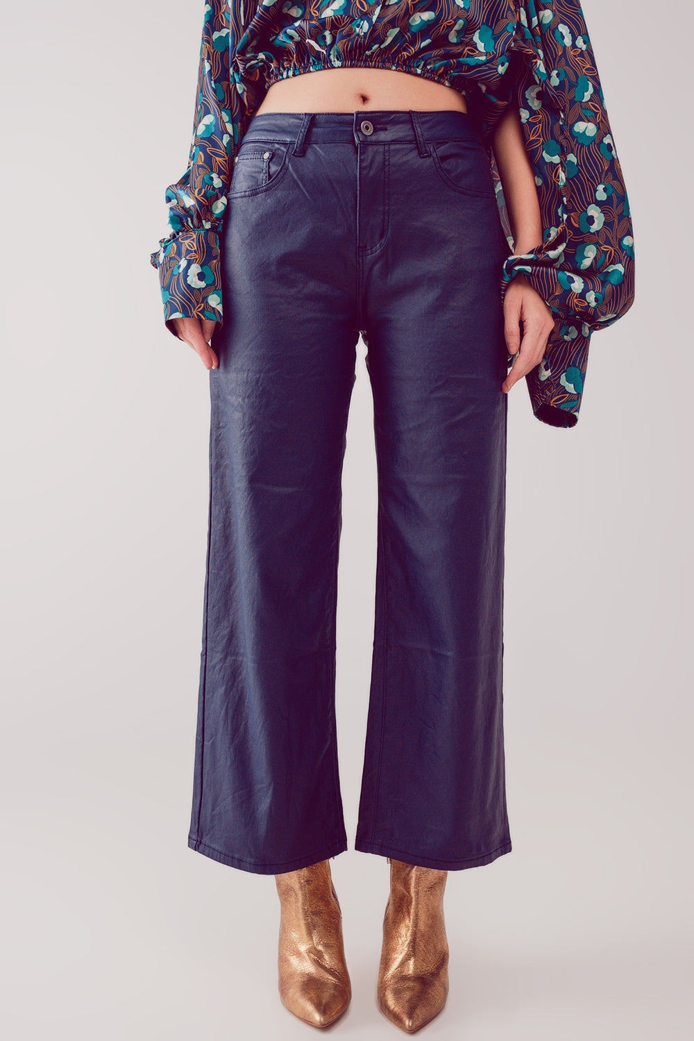 Pantalones azules  de pernera ancha de cuero sintético Q2