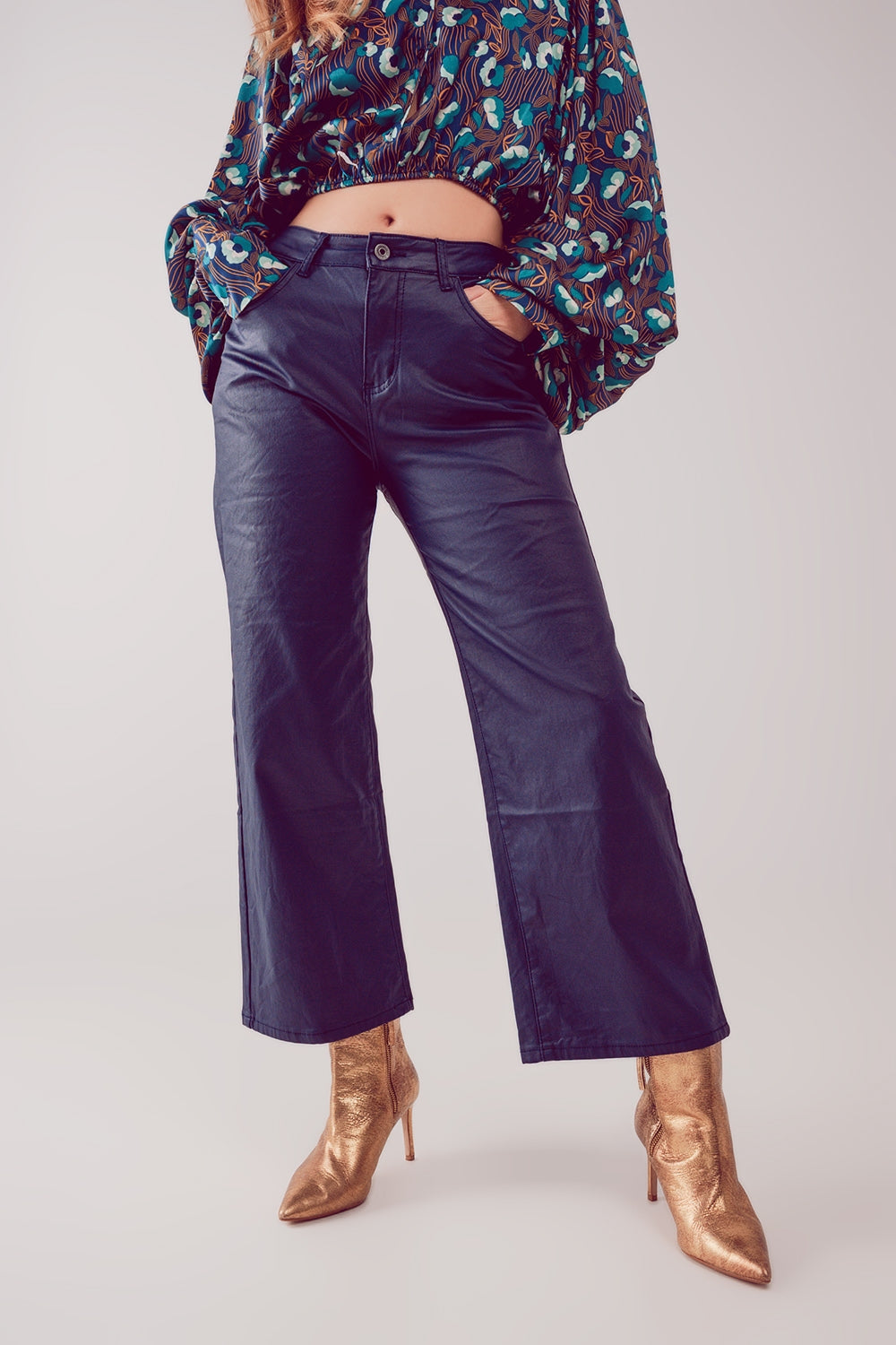 Q2 Pantalones azules  de pernera ancha de cuero sintético