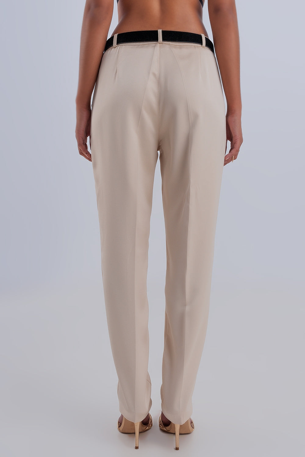 Pantalones beige de pernera ancha de satén Q2