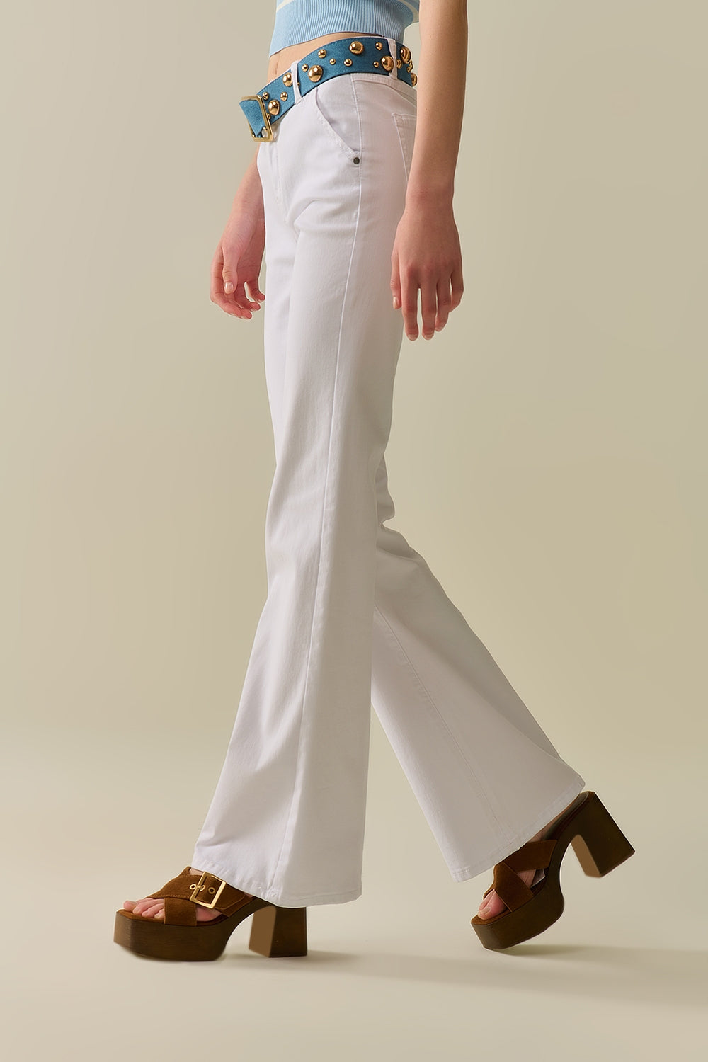 Pantalones Blancos Acampanados Cómodos y Elásticos Q2