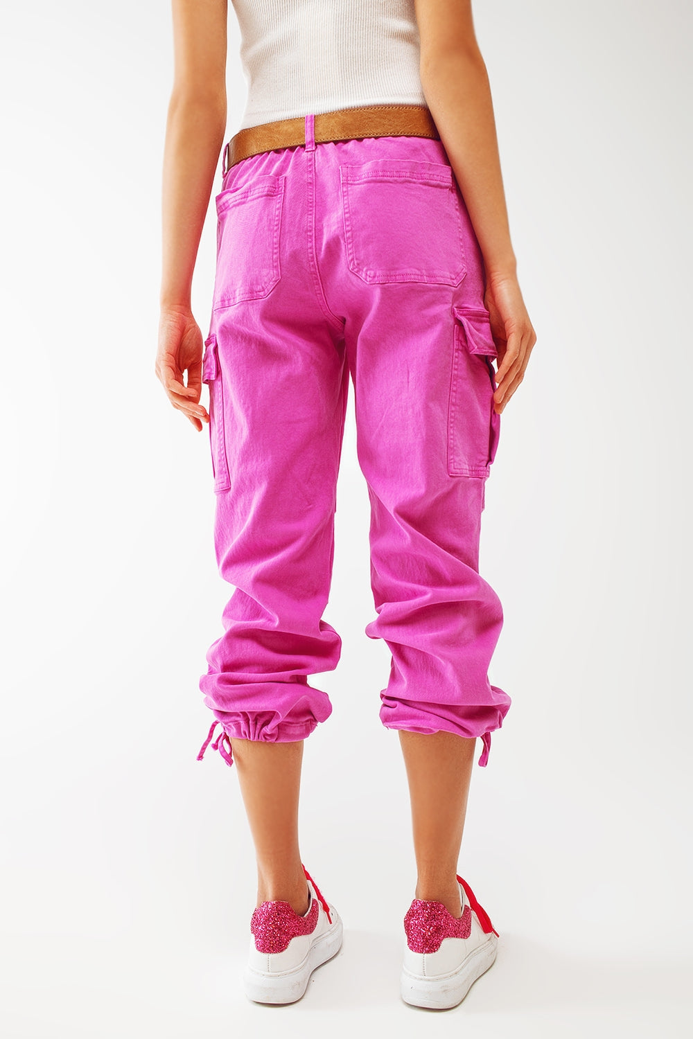 Pantalones cargo con extremos de borla en fucsia Q2