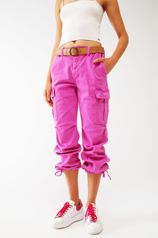 Q2 Pantalones cargo con extremos de borla en fucsia