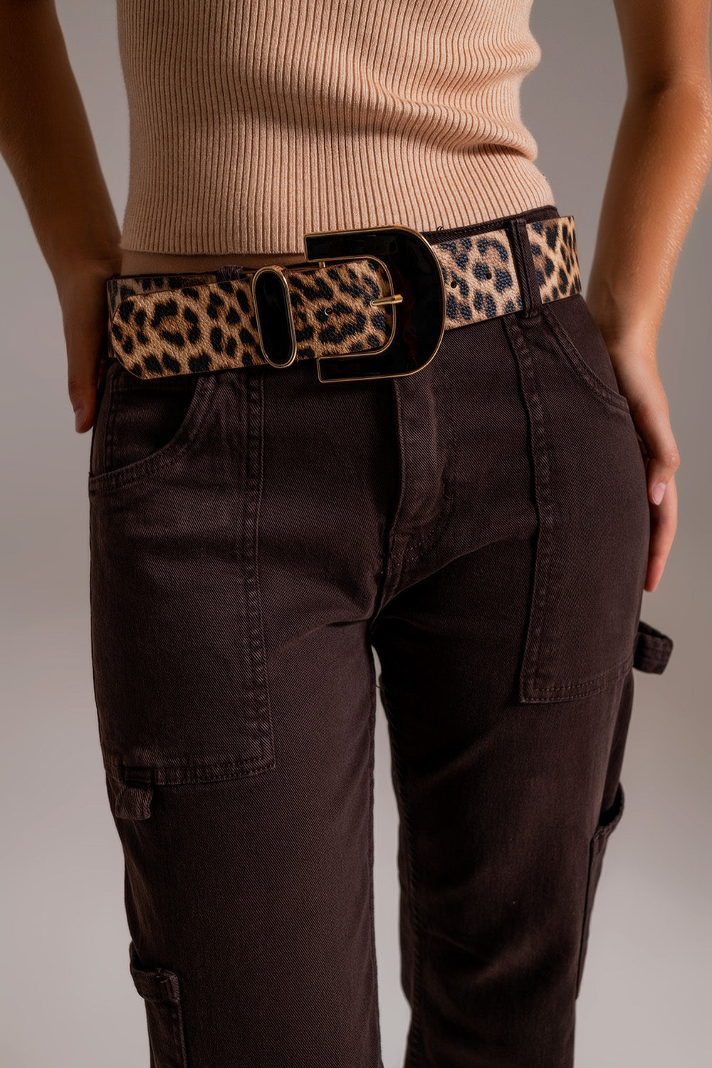Pantalones cargo de pierna recta en marron Q2