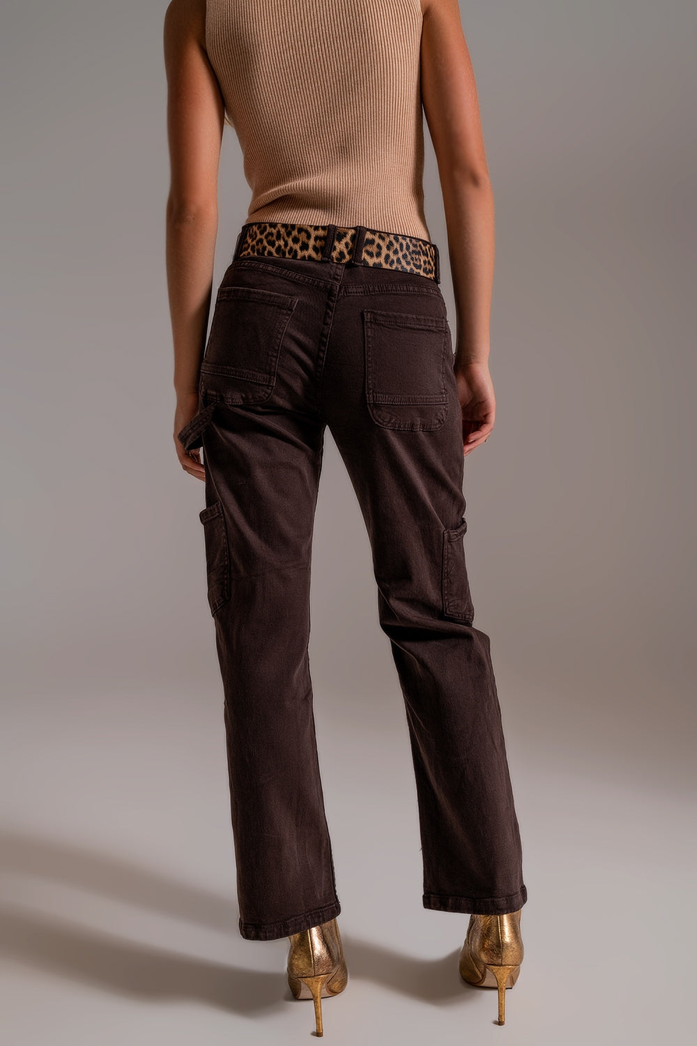 Pantalones cargo de pierna recta en marron Q2
