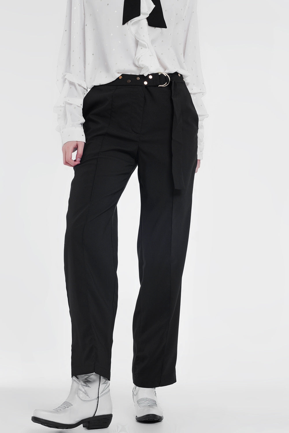 Pantalones con cinturón en negro Q2