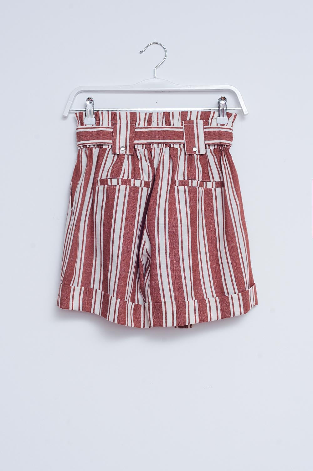 Pantalones cortos con cintura paperbag naranja Q2