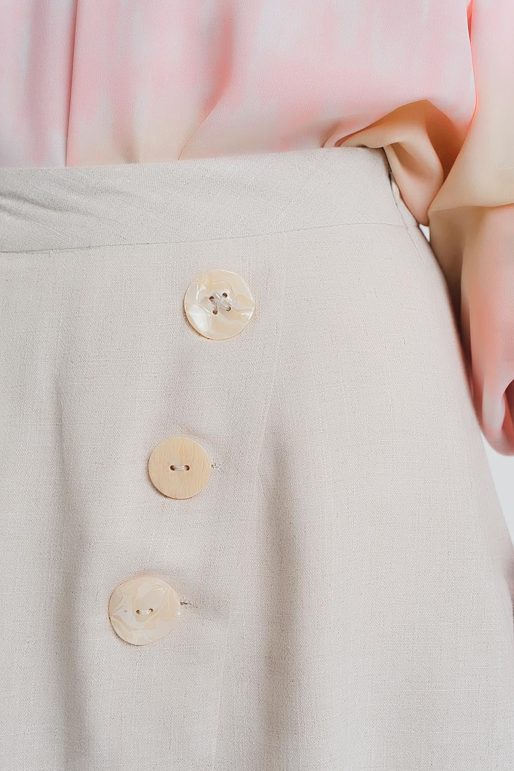Pantalones cortos con detalle de botones Q2