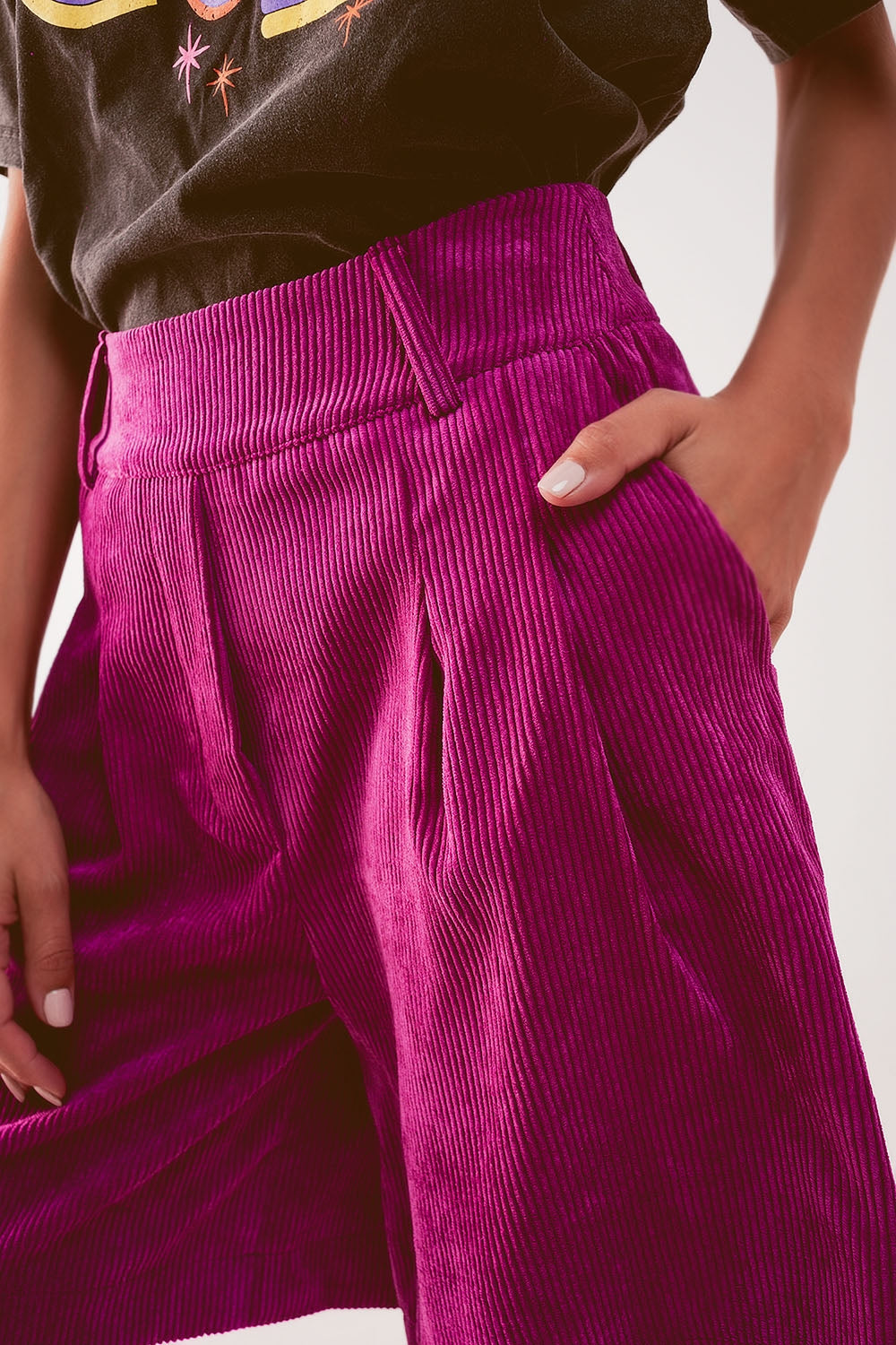 Pantalones cortos de pana fucsia de corte largo Q2