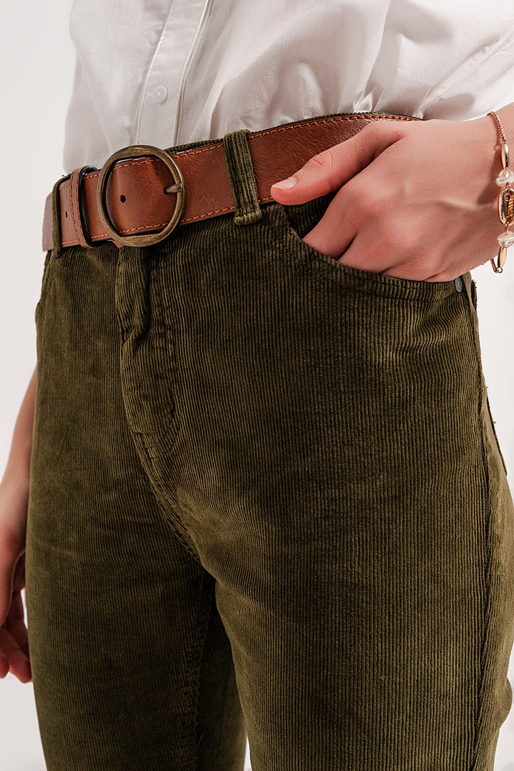 Pantalones de campana color verde de pana Q2