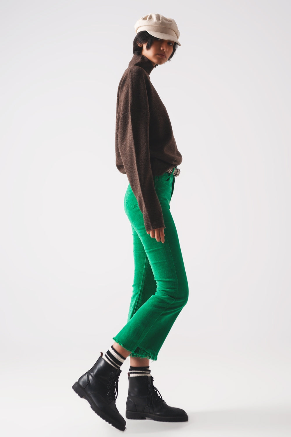 Pantalones de campana color verde intenso de pana Q2