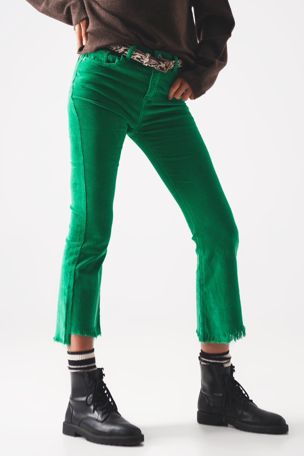 Pantalones de campana color verde intenso de pana Q2