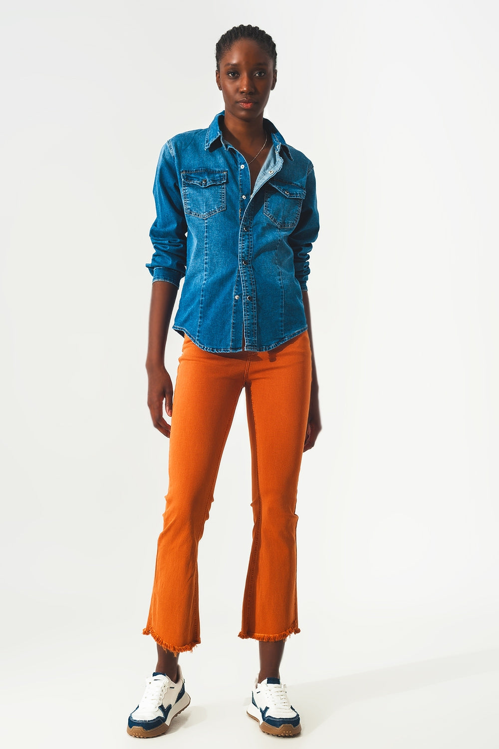 Pantalones de campana con borde de dobladillo sin rematar en naranja Q2