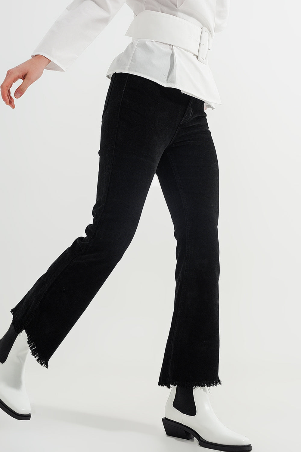 Pantalones de campana negros de pana elástica Q2