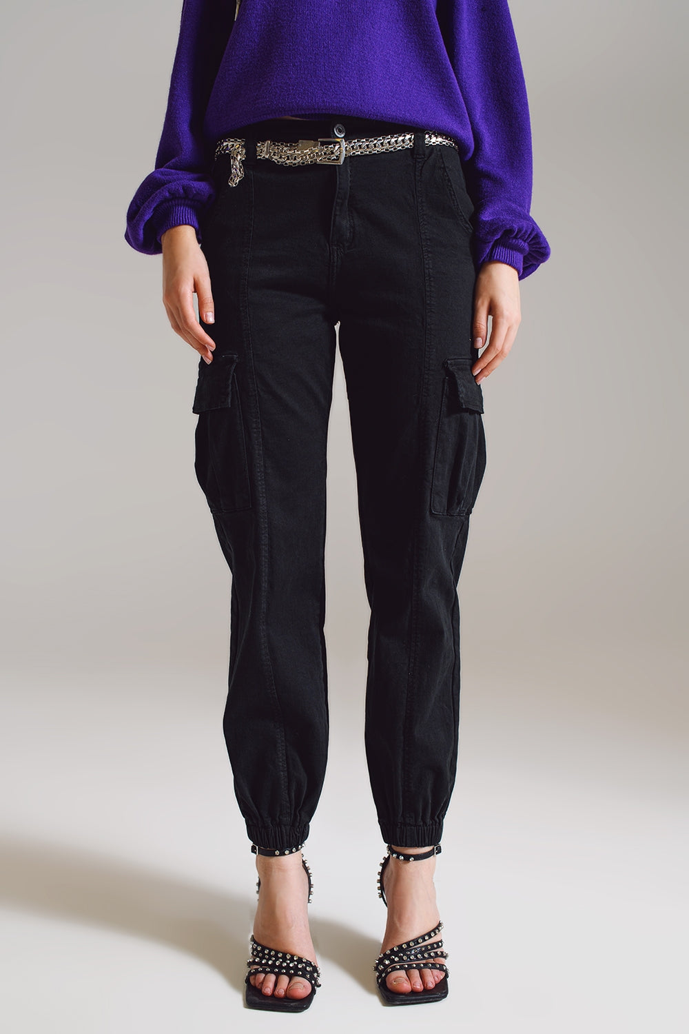 Q2 pantalones de cargo negros con cintura y dobladillo elásticos
