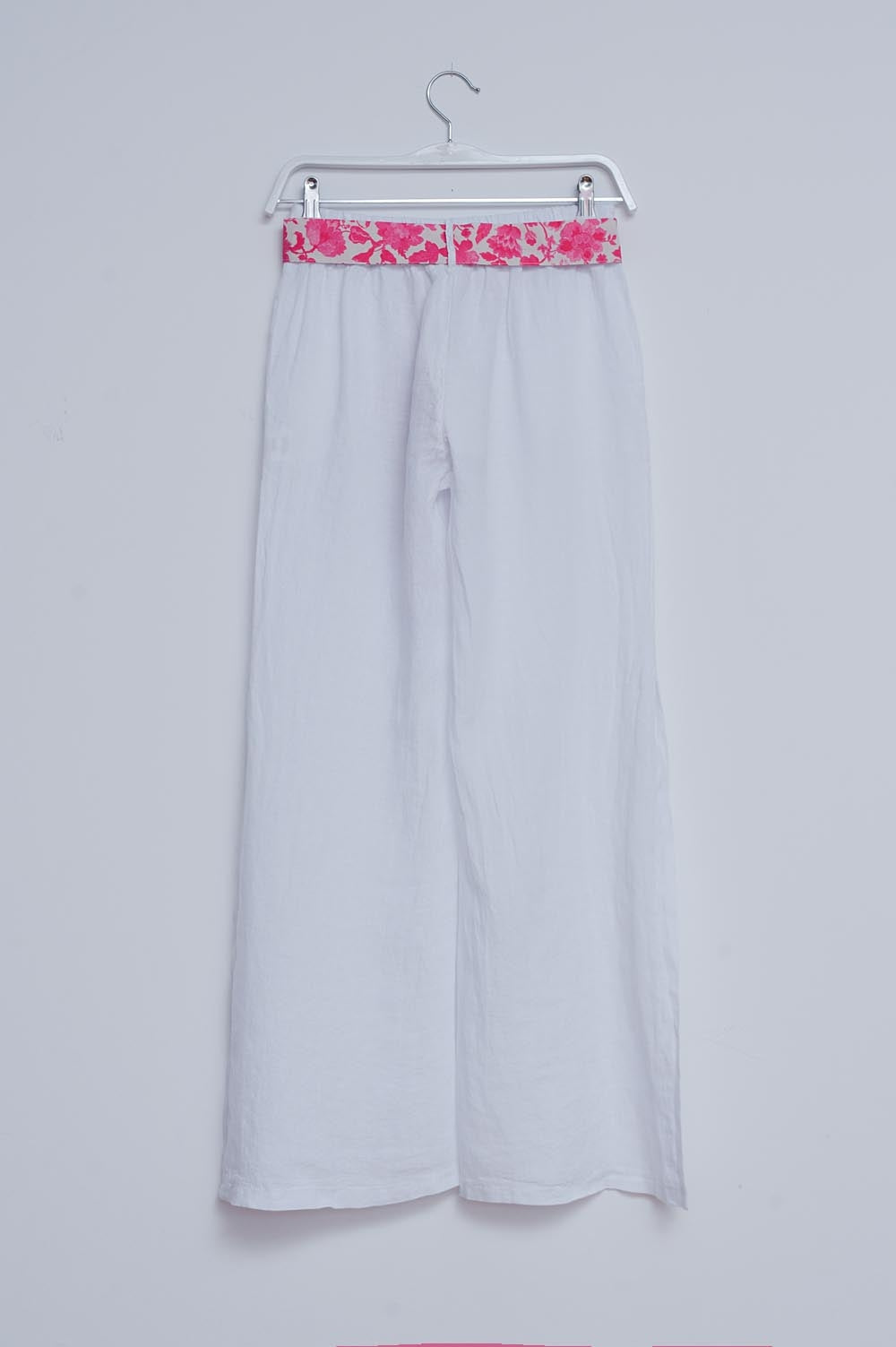 Pantalones de lino blancos de pernera ancha con aberturas laterales Q2