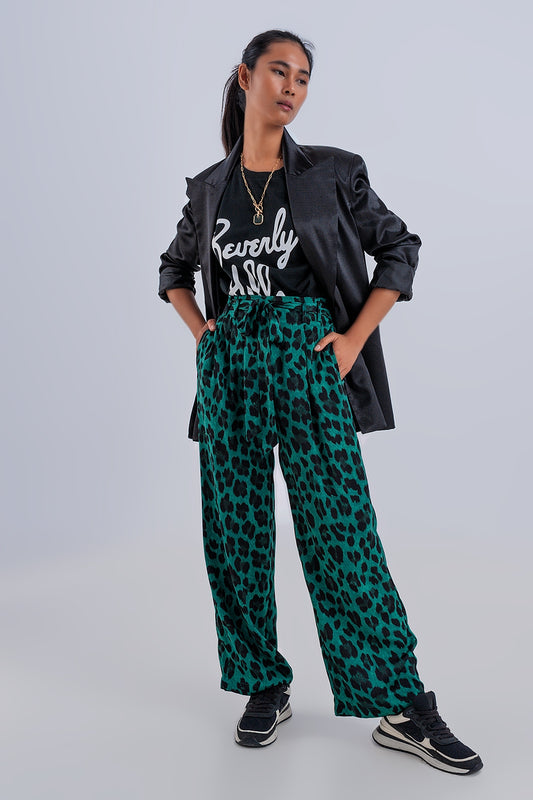 Q2 Pantalones de pernera ancha con estampado de leopardo en verde