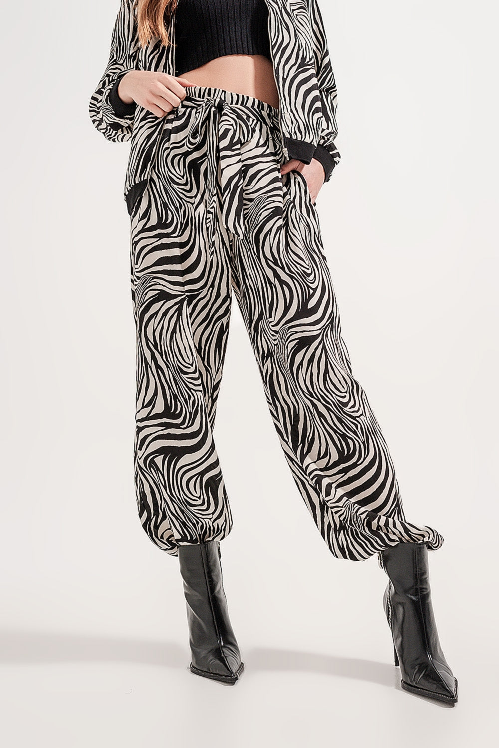 Pantalones de pernera muy ancha con estampado de cebra Q2