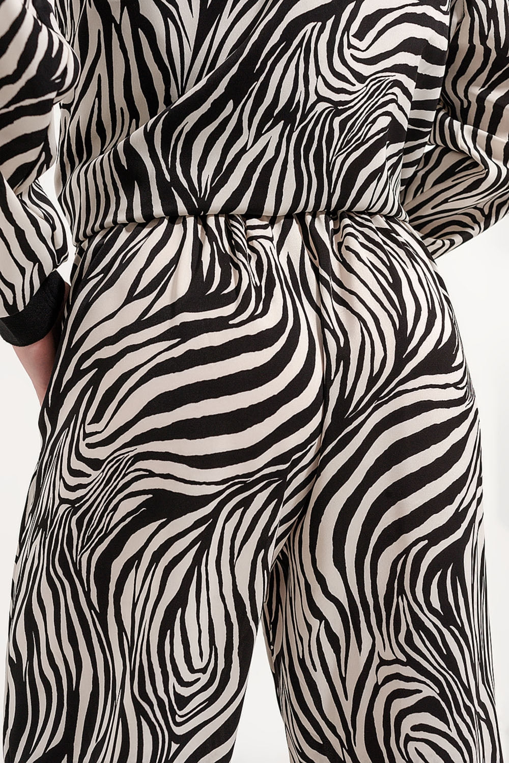 Pantalones de pernera muy ancha con estampado de cebra Q2