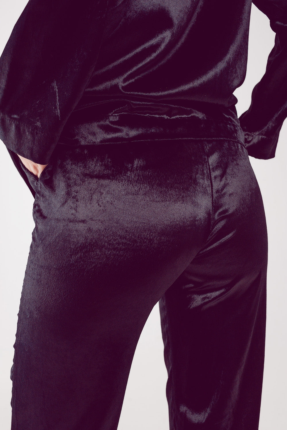 Pantalones de pernera recta en terciopelo negro Q2