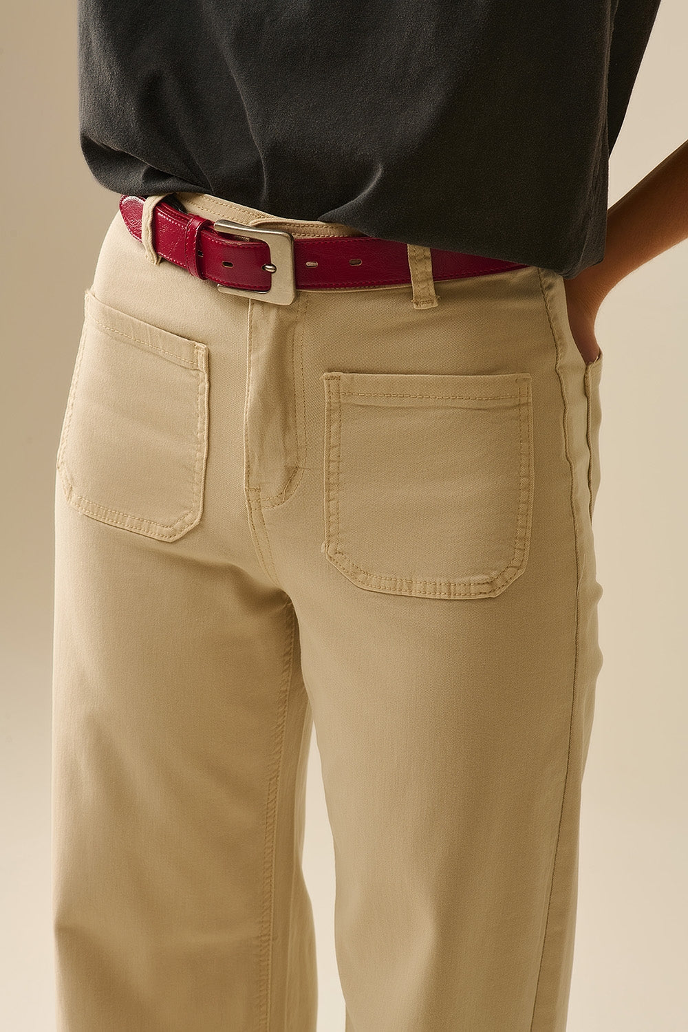 pantalones de pierna ancha con bolsillos delanteros en beige Q2