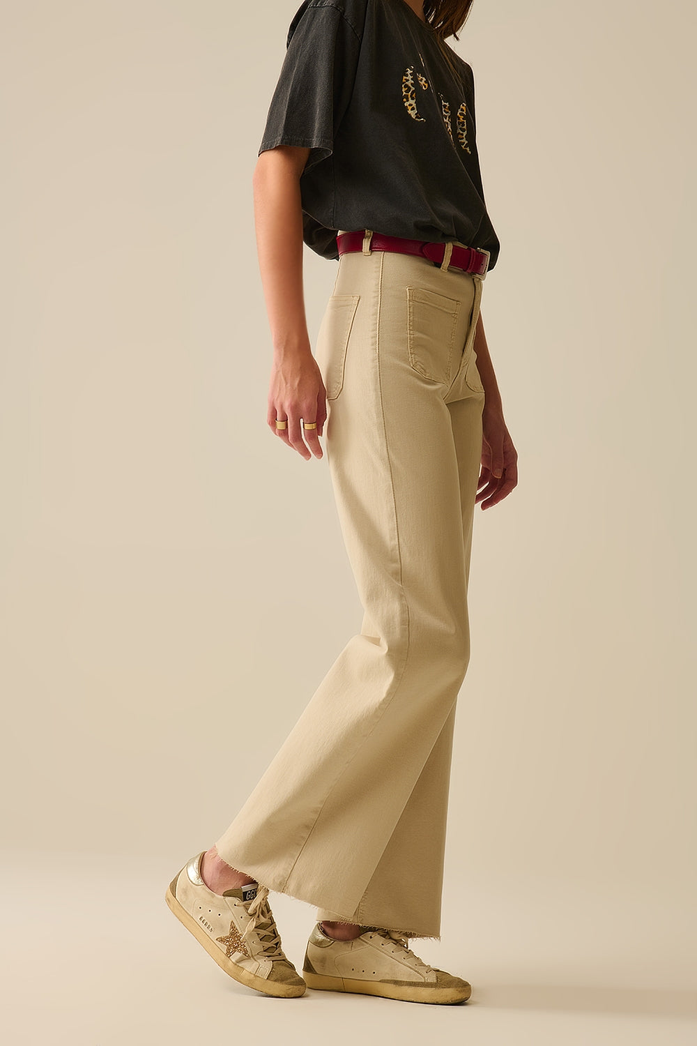 pantalones de pierna ancha con bolsillos delanteros en beige Q2