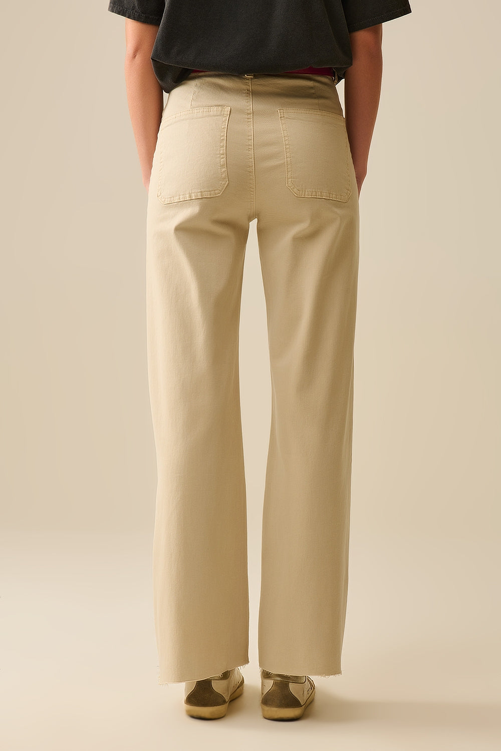 pantalones de pierna ancha con bolsillos delanteros en beige Q2