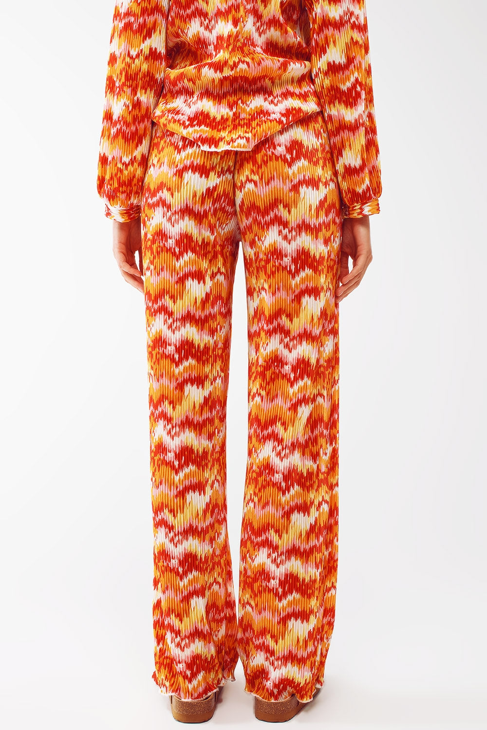 Pantalones de pierna recta con textura y estampado abstracto Q2