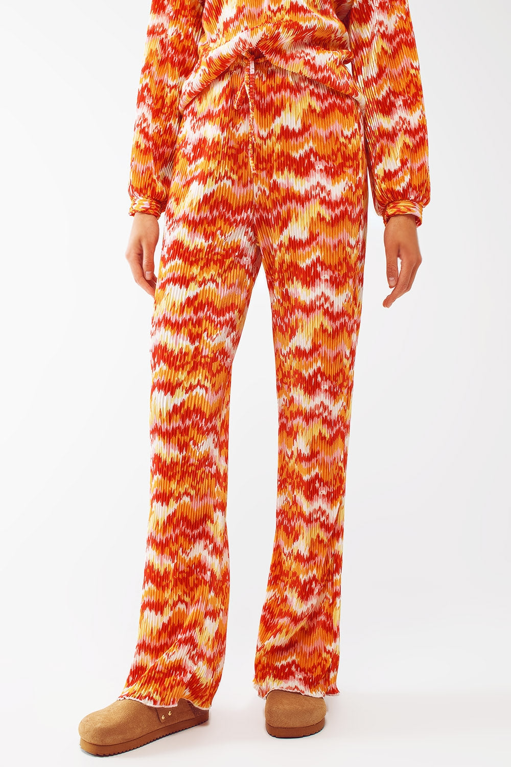 Pantalones de pierna recta con textura y estampado abstracto Q2