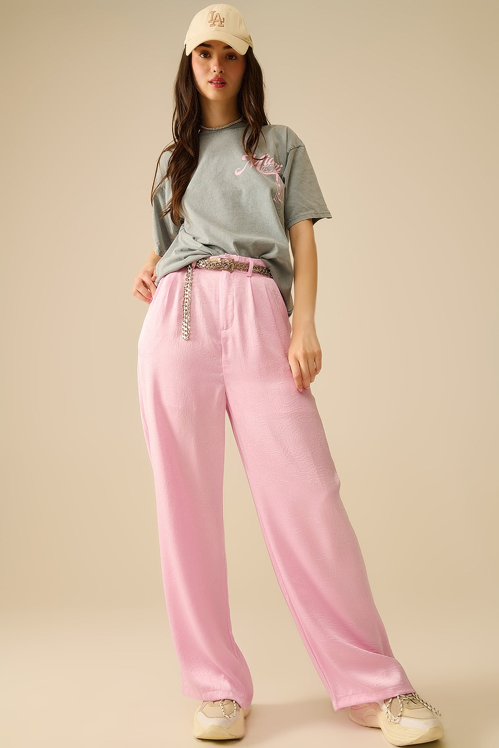 Pantalones de raso a medida con pernera ancha en rosa Q2