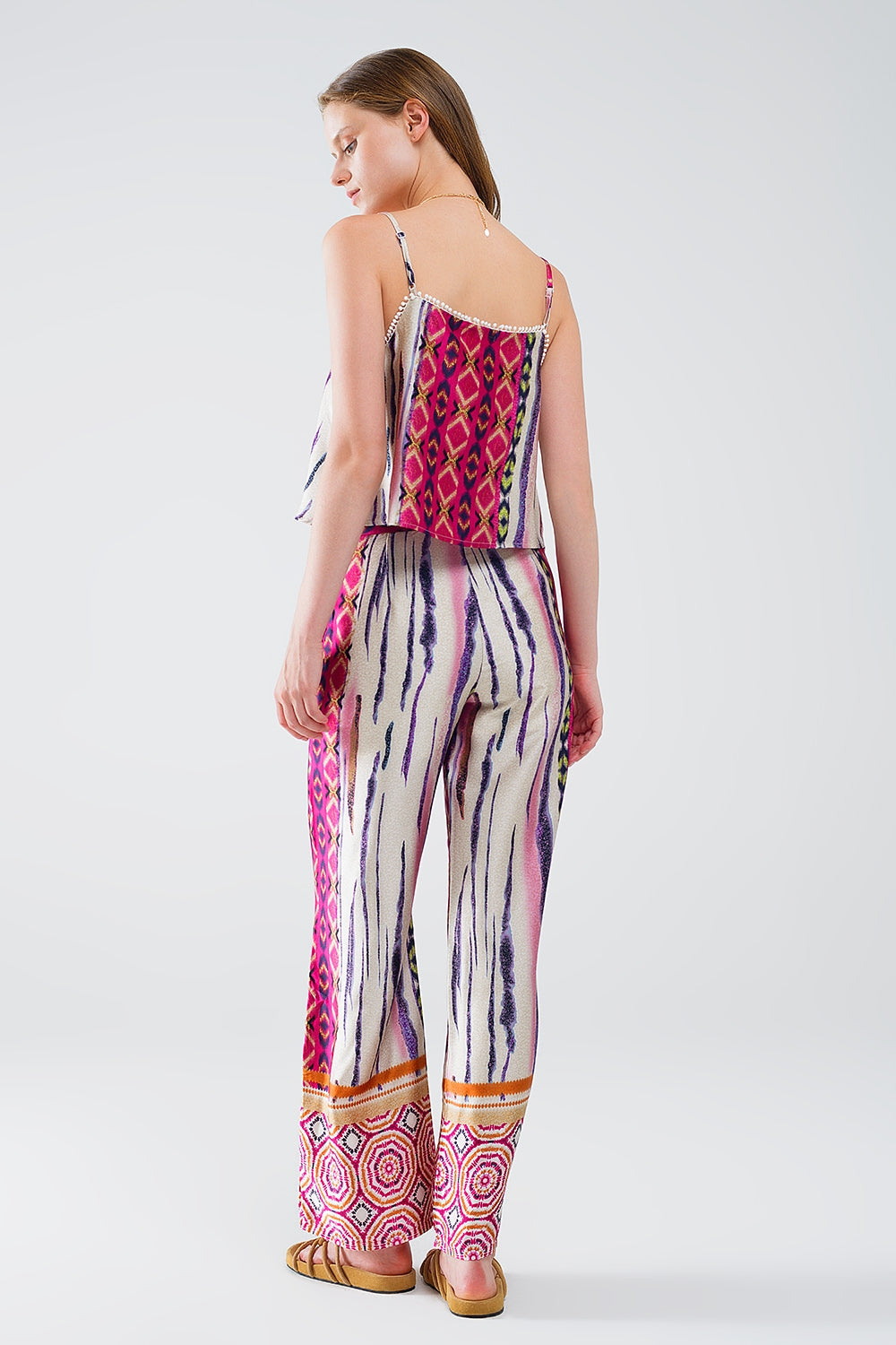Pantalones de saten de pata ancha con estampado abstracto multicolor Q2