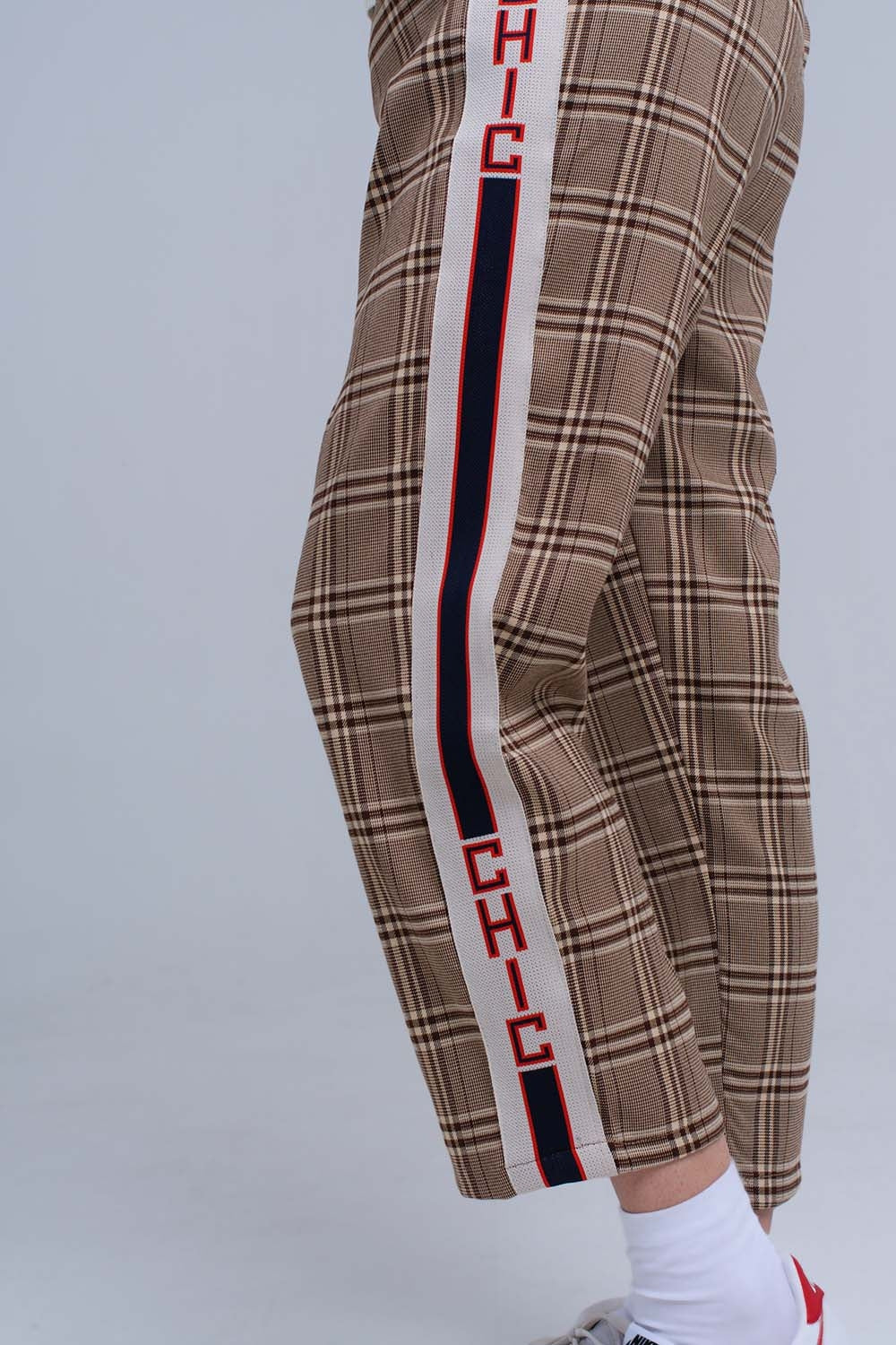 Pantalones de tartán marrón Q2