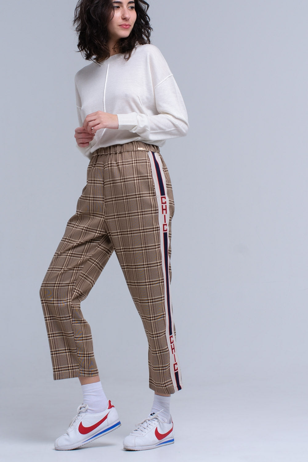 Q2 Pantalones de tartán marrón