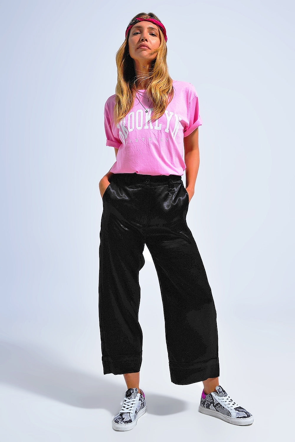 Pantalones de traje de pernera ancha de satén negros Q2