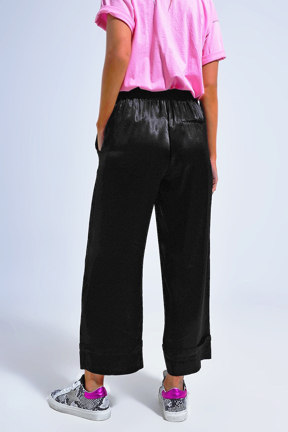 Pantalones de traje de pernera ancha de satén negros Q2