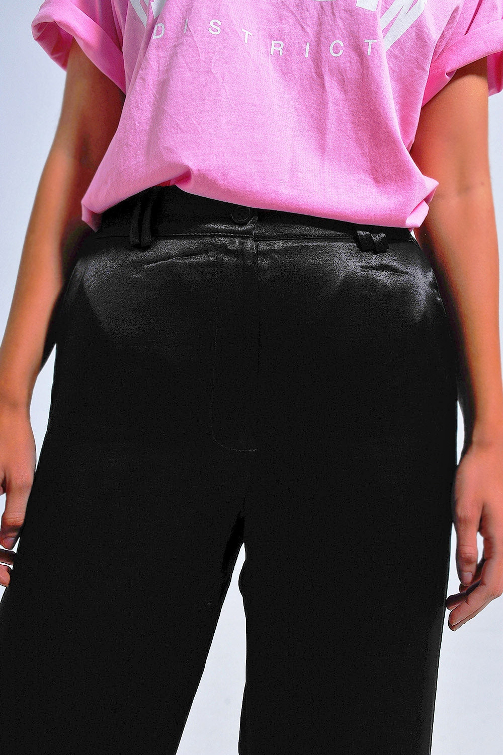 Pantalones de traje de pernera ancha de satén negros Q2
