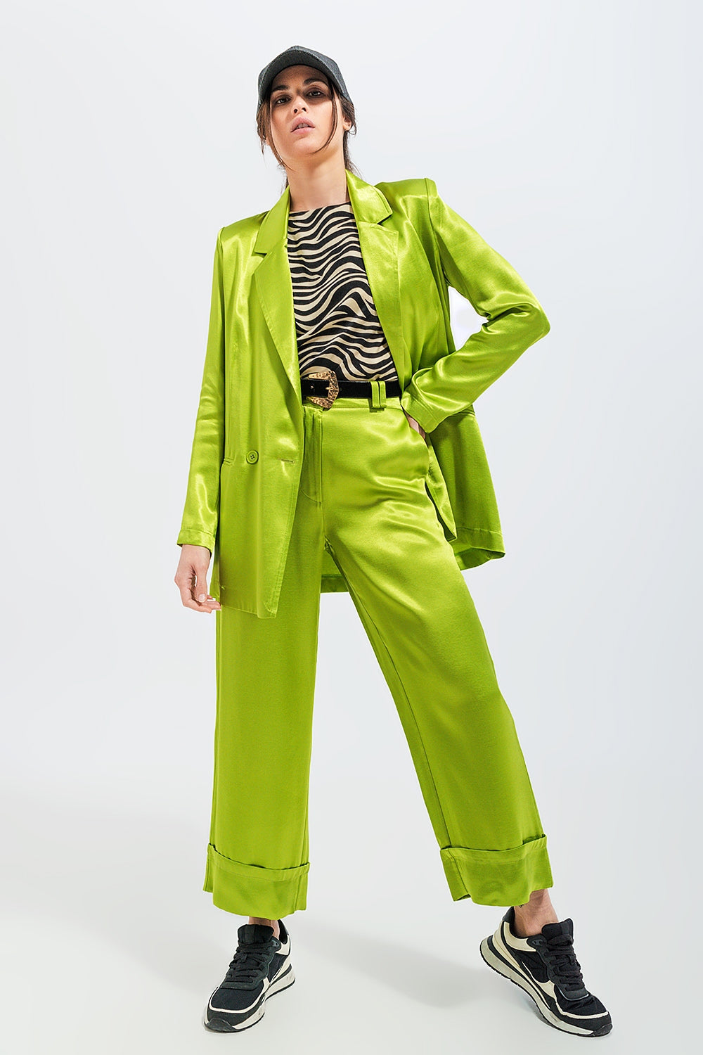 Pantalones de traje de pernera ancha de satén verdes Q2