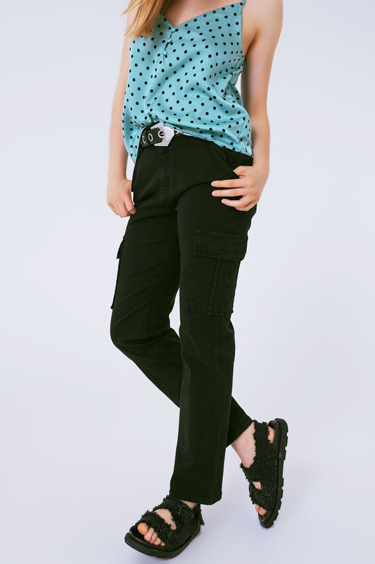Q2 Pantalones estilo cargo en negro