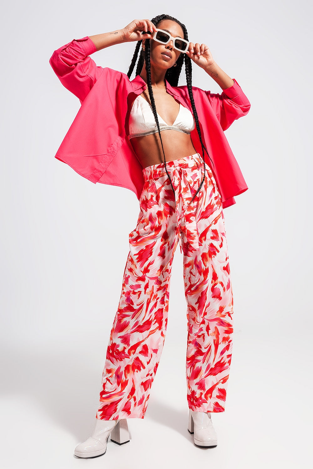 Pantalones fuchsia de pernera ancha con cinturón Q2