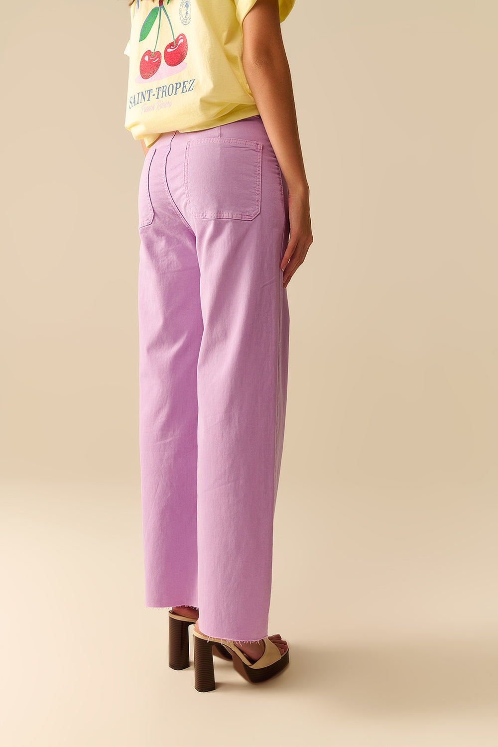 pantalones lila de pierna recta con bolsillos frontales Q2
