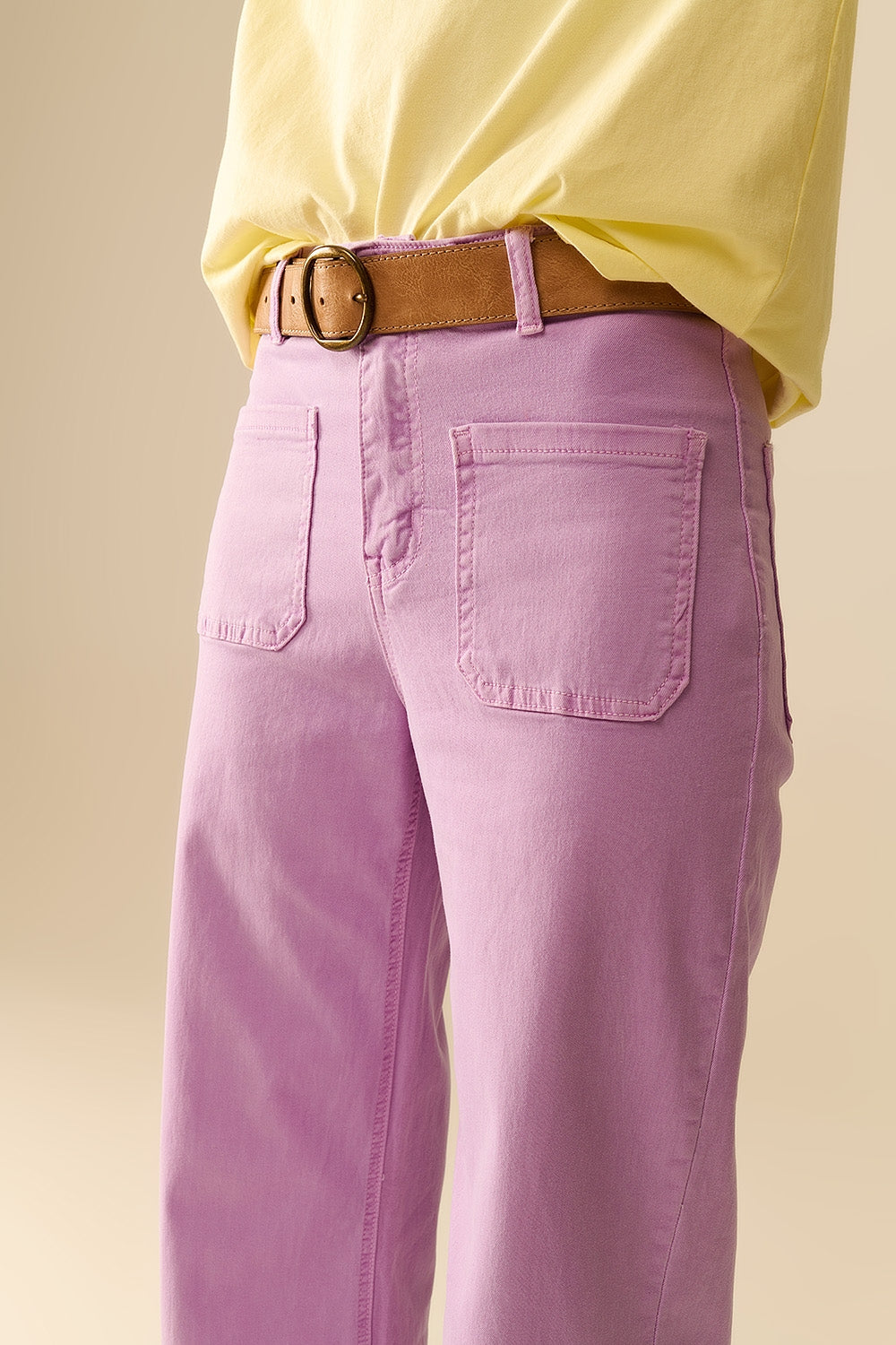pantalones lila de pierna recta con bolsillos frontales Q2