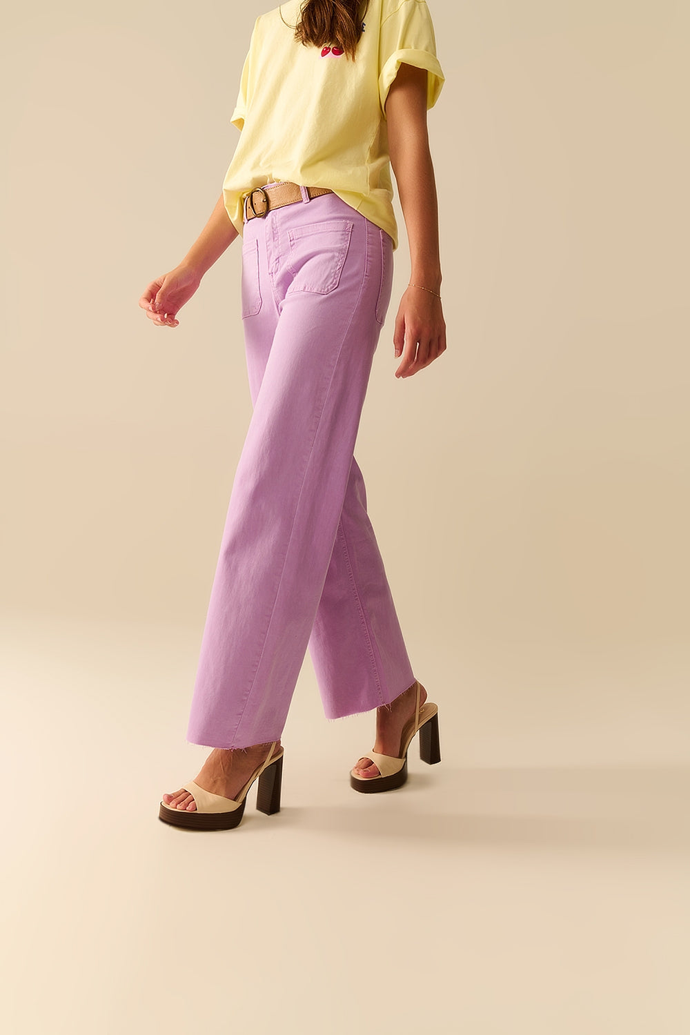 pantalones lila de pierna recta con bolsillos frontales Q2