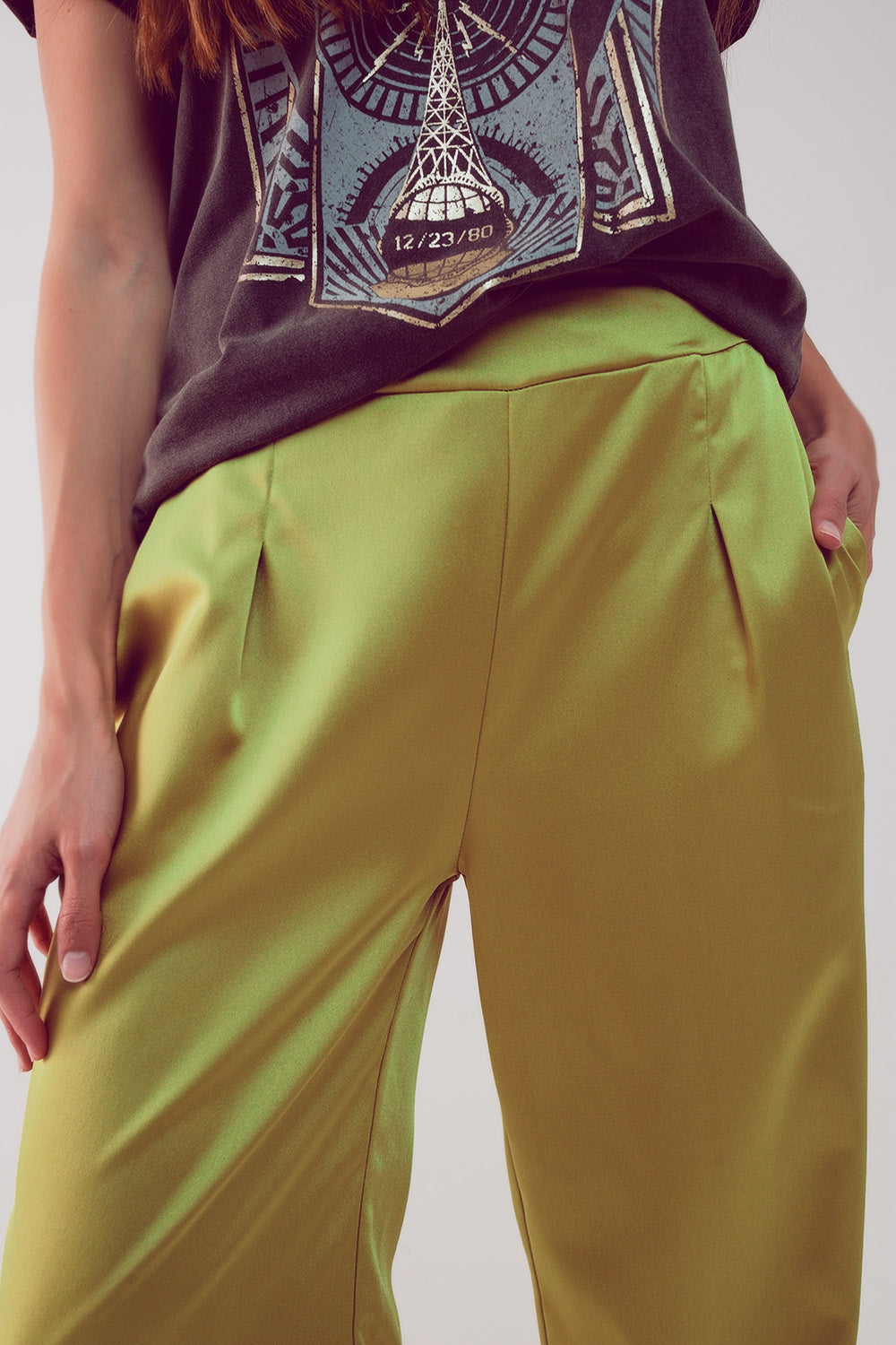Pantalones lima de pernera ancha de satén Q2