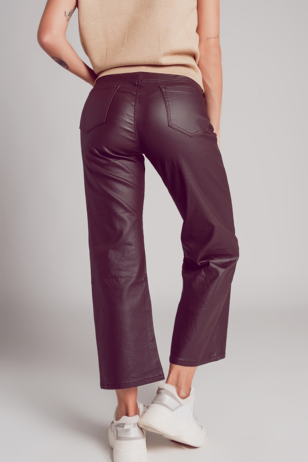 Pantalones marron chocolate de pernera ancha de cuero sintético Q2