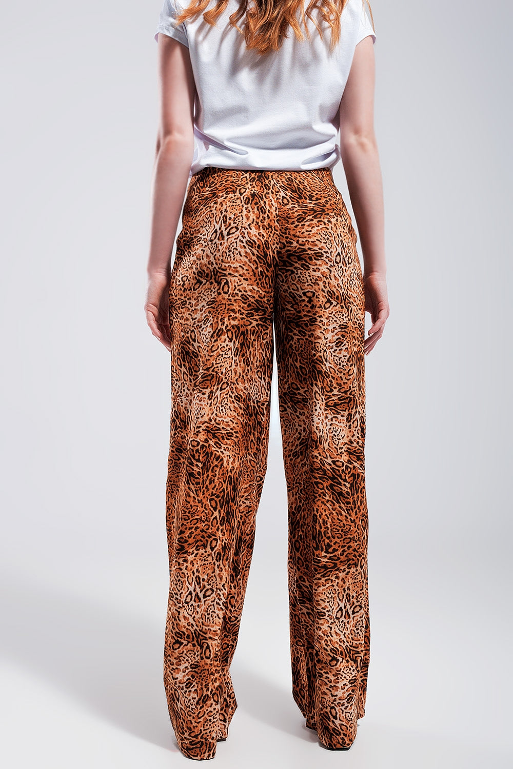 Pantalones marrones de pernera ancha  con estampado de leopardo de tejido ligero Q2