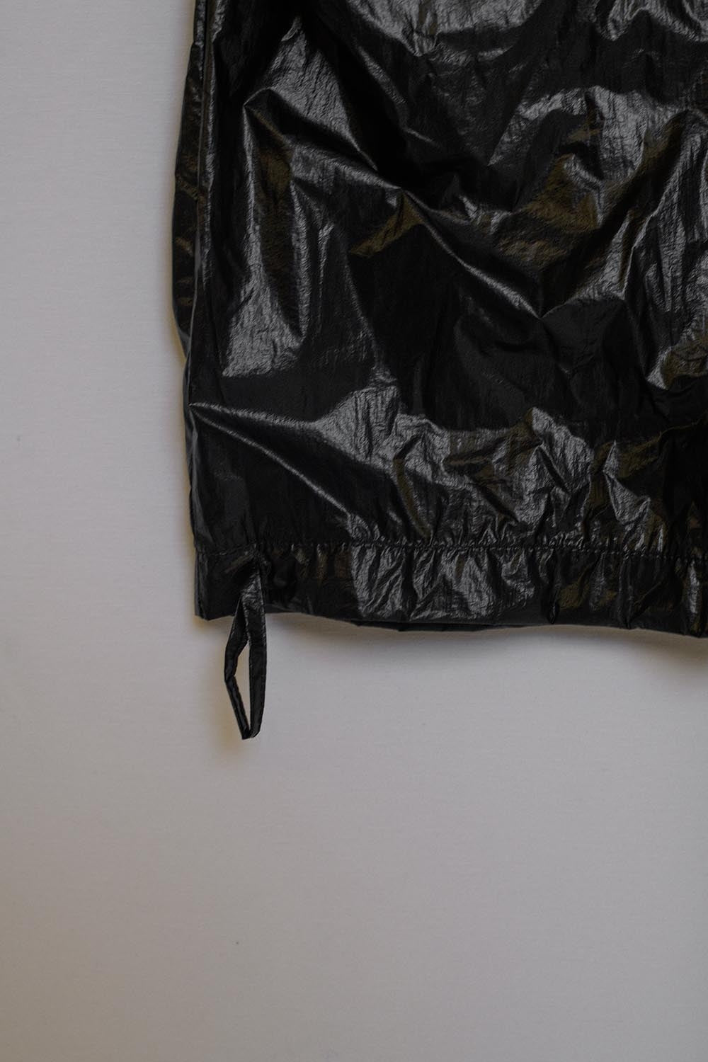 Pantalones metálicos oversized negros de paracaídas Q2
